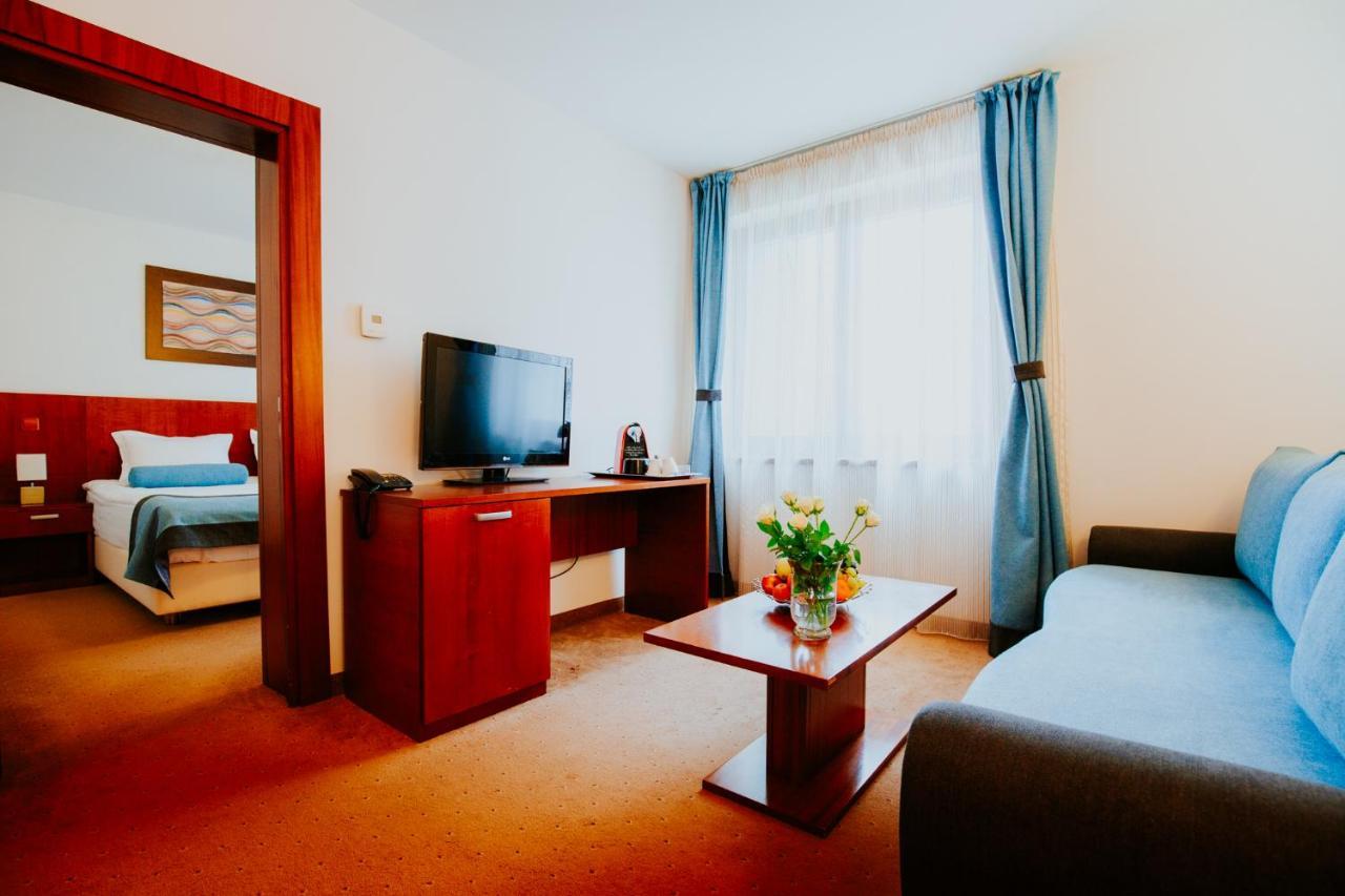 Hotel O3Zone Беїле-Тушнад Екстер'єр фото